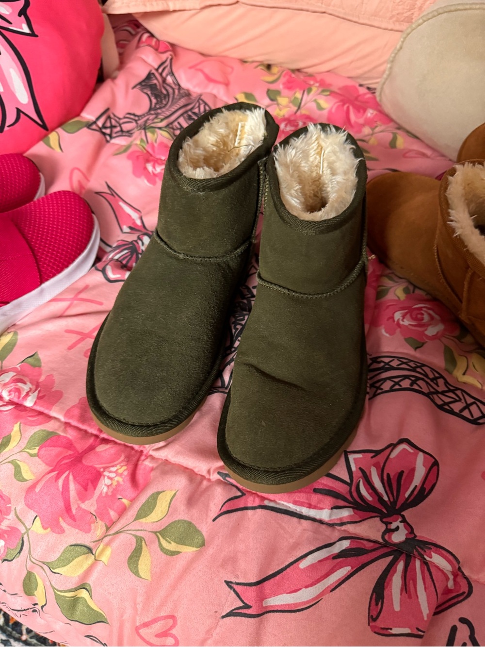 Time and Tru Olive Green Faux Fur Lined Ankle Boots